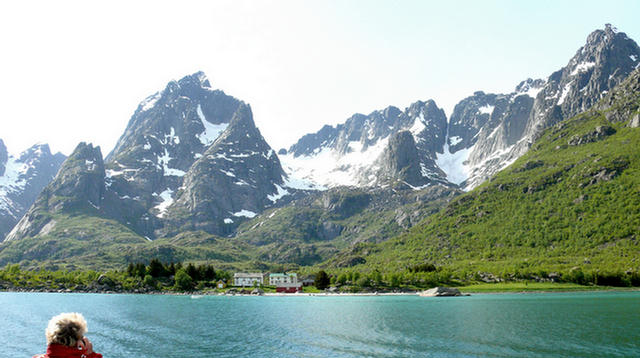 10.064_Svolvaer_Trollfjord.08