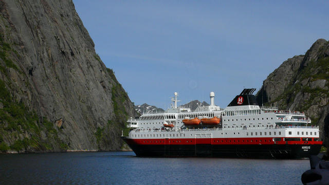 10.104_Trollfjord.08